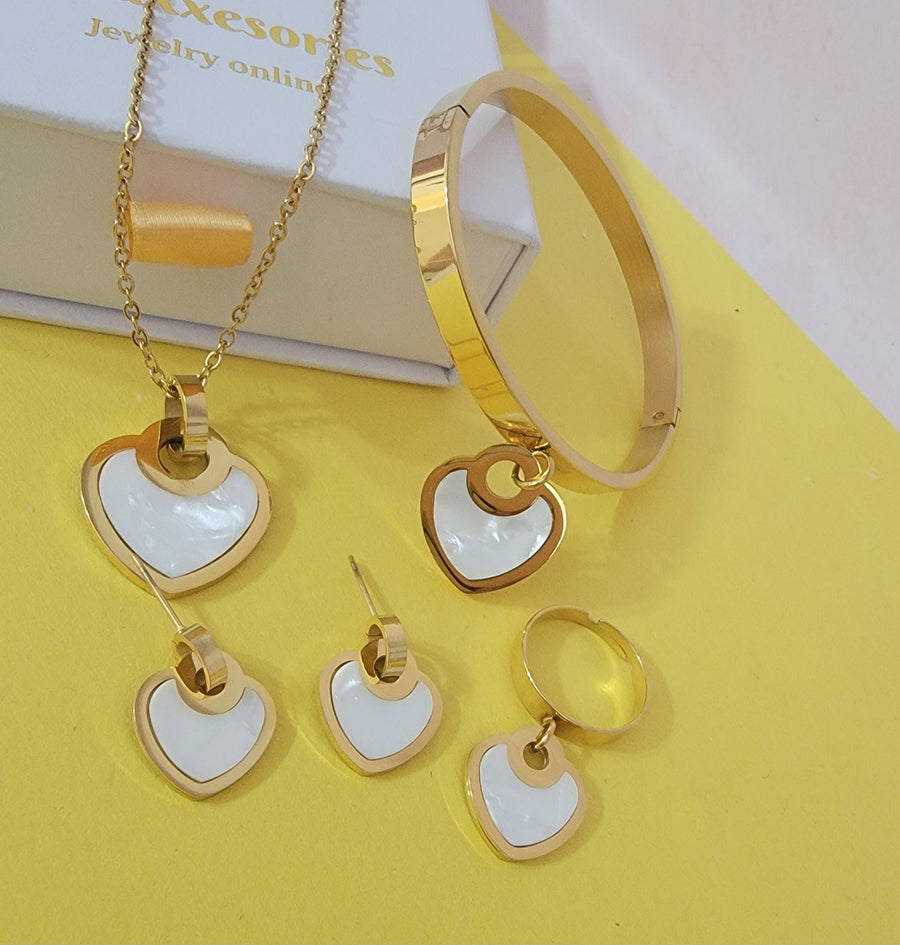 Golden shell heart set