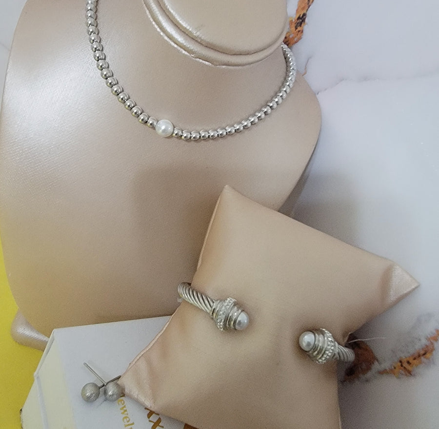 Silvery bead set