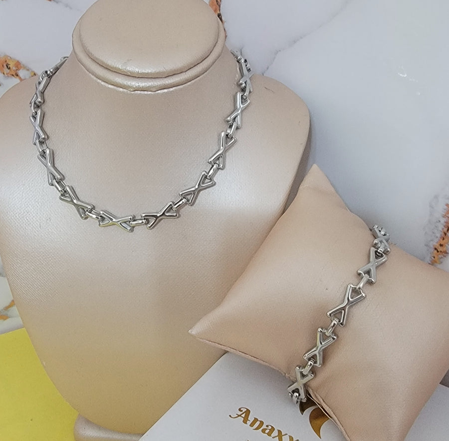 Silvery set