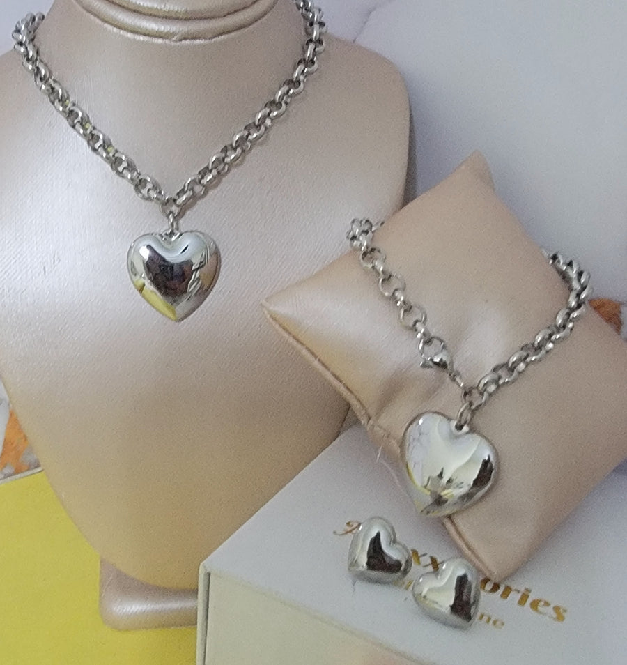 Silvery heart set