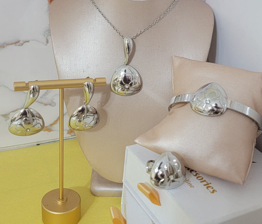 Silvery flower set