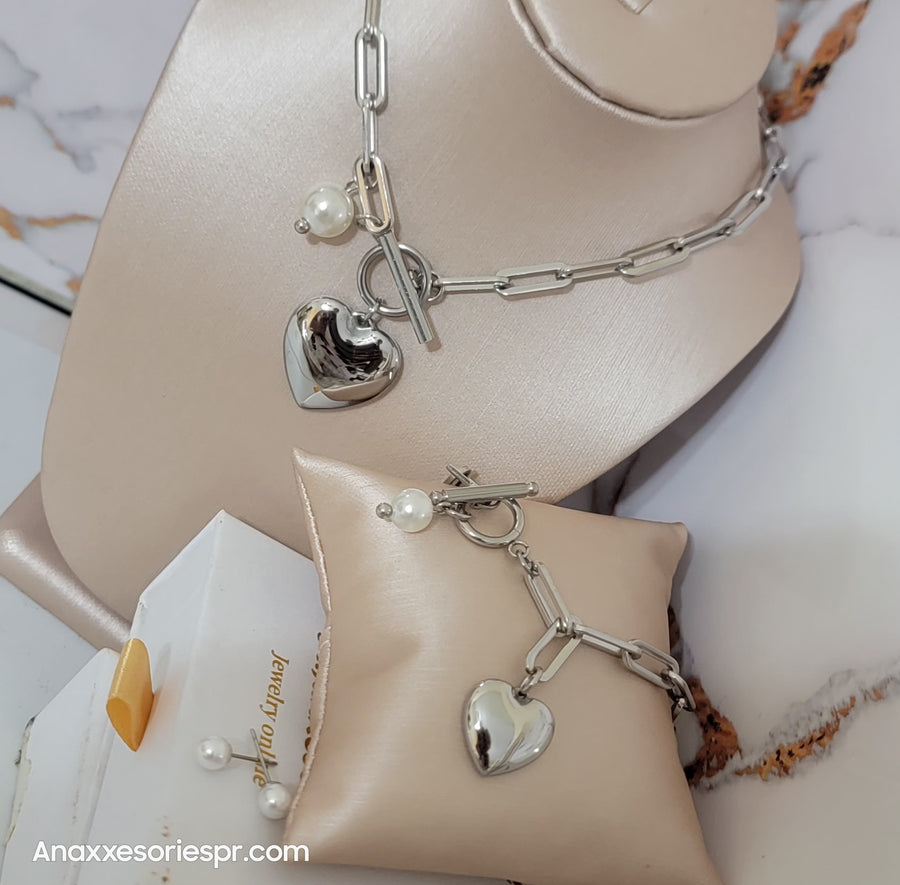 Silvery heart set