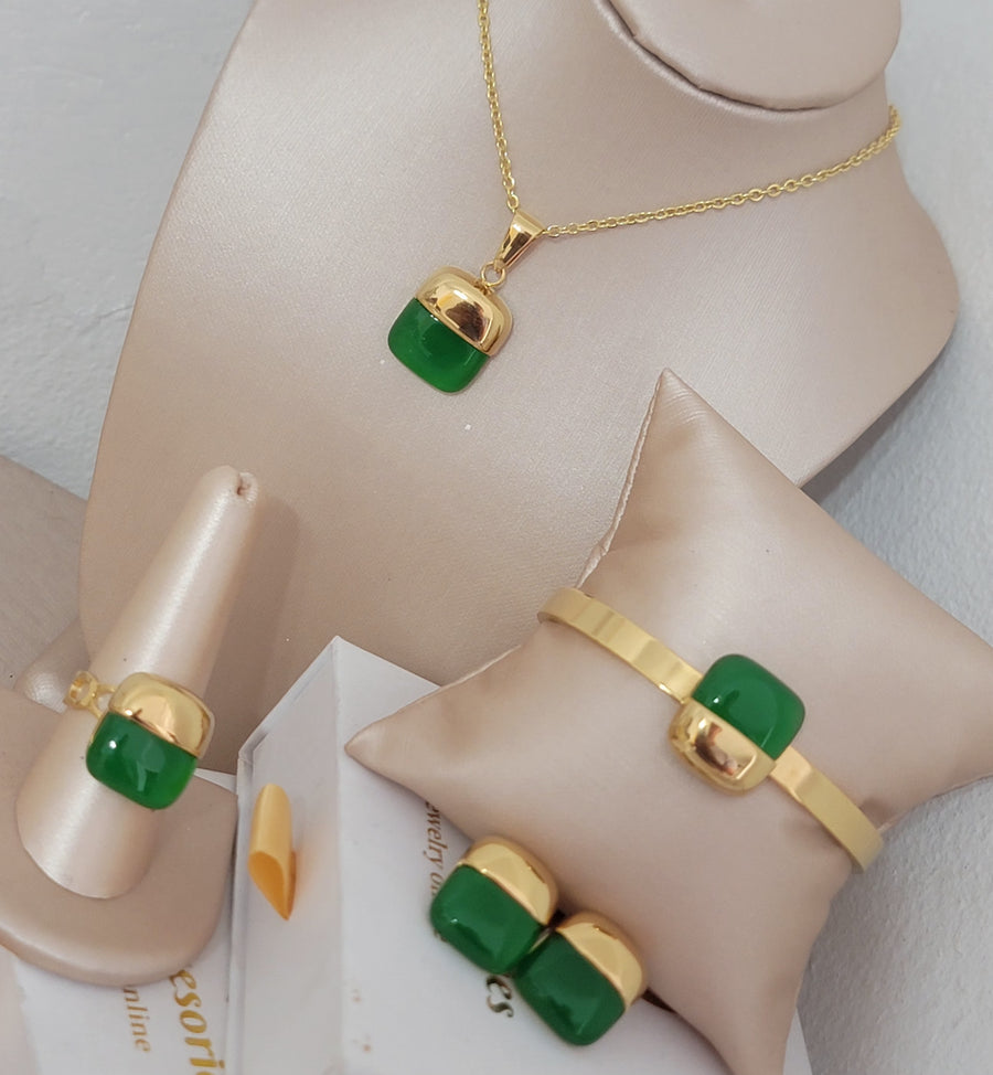 Green stone set