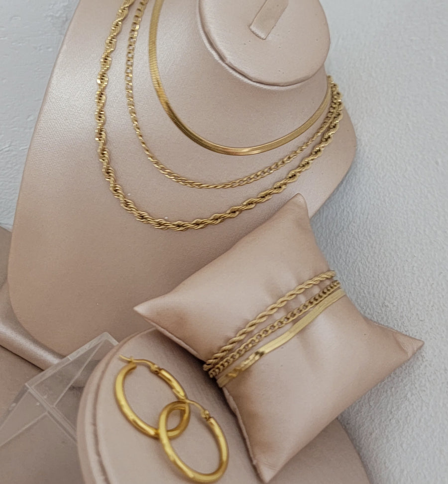 Triple layer set