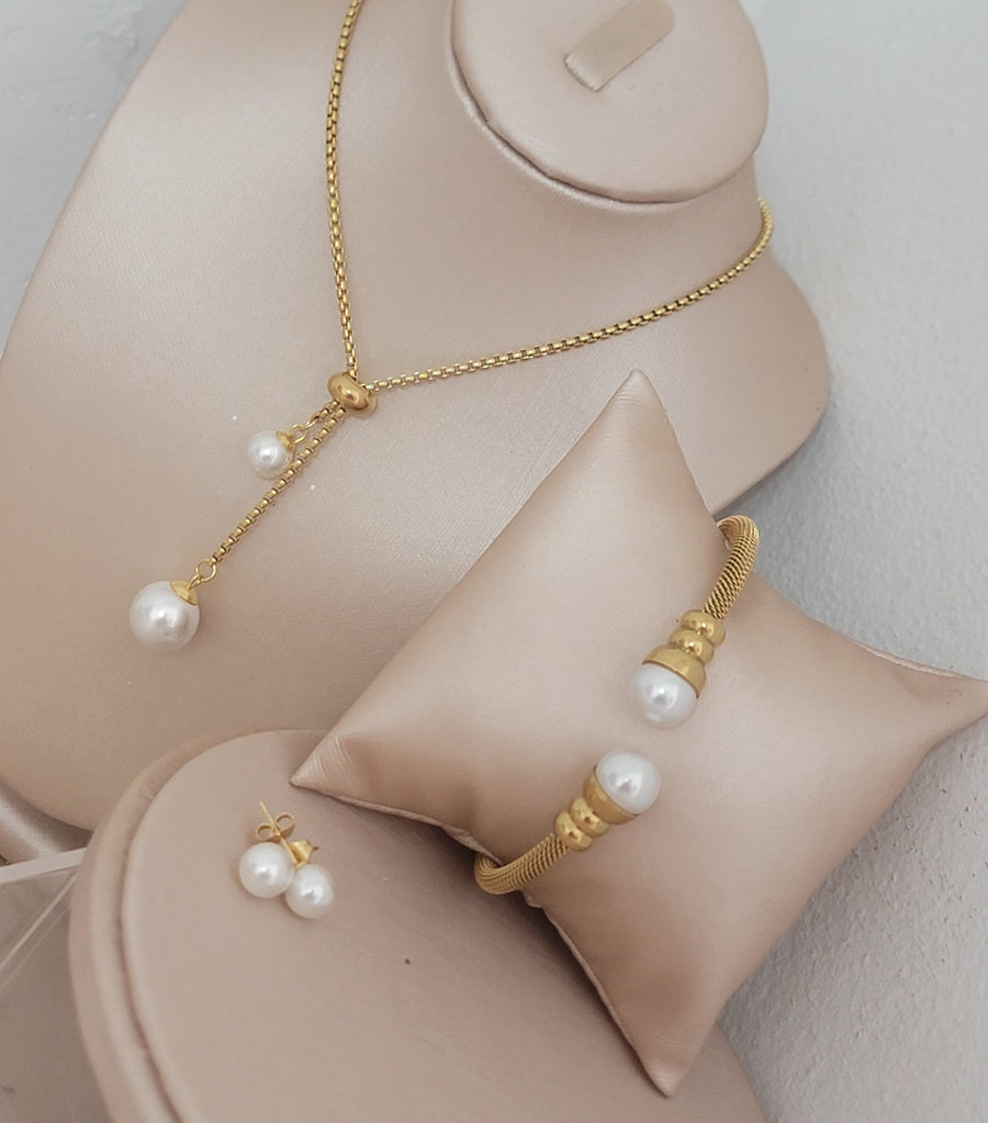 Golden pearl set